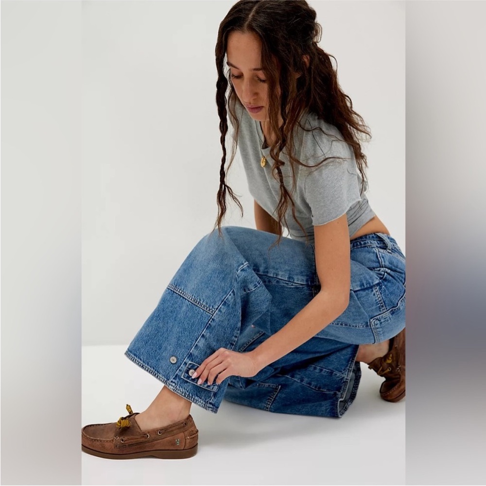 Washed Denim Wide-Leg Jeans - Picture 11 of 13